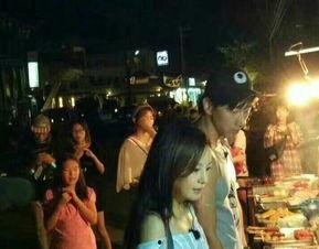 明星去夜市,星光熠熠的市井烟火